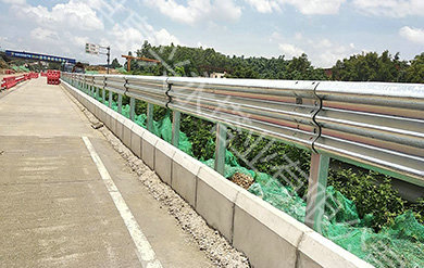 高速公路波形護(hù)欄板